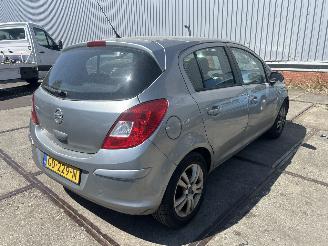 krockskadad bil auto Opel Corsa 1.2 16V DESIGN EDITION 2013/3