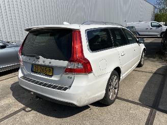 Auto incidentate Volvo V-70 1.6 T4 KINETIC 2013/10