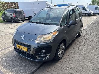 krockskadad bil auto Citroën C3 picasso 1.4 VTI AURA 2010/5