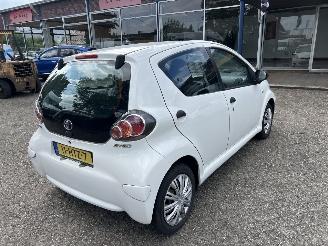 Toyota Aygo 1.0 12V  ACCESS picture 2
