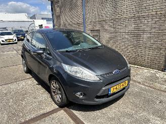 damaged passenger cars Ford Fiesta 1.25 TREND 2009/12