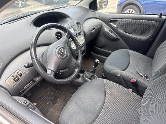 Toyota Yaris 1.3  16V    VVT-I picture 6