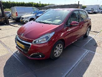 krockskadad bil auto Peugeot 208 1.2 Pure Tech Blue Lion 2017/12