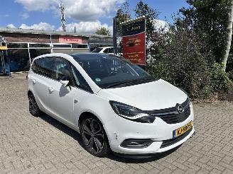 Voiture accidenté Opel Zafira TOURER TURBO EDITION 7P 2016/9