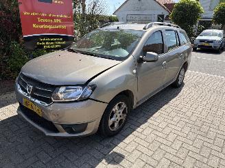 Vaurioauto  passenger cars Dacia Logan MCV  0.9 TC e Prestige 2015/10