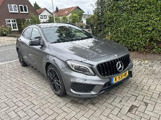 damaged passenger cars Mercedes GLA 250 PRESTIGE 2015/8