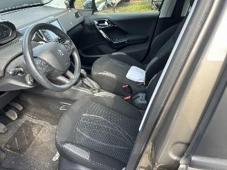 Peugeot 208 1.2  VTI ACTIVE picture 7