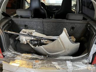 Volkswagen Up! 1.0 move up! BlueMotion picture 9