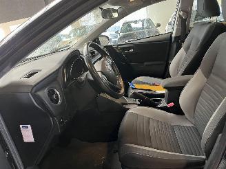 Toyota Auris 1.8 Hybrid NAP! picture 18