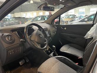Renault Captur 1.2 TCe Bose 52.000 KM Automaat! picture 15