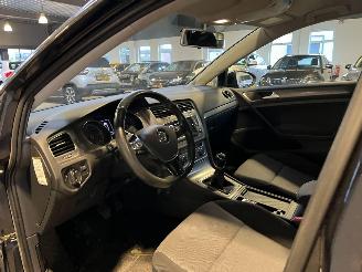 Volkswagen Golf 1.6 TDI Trendline Plus BlueMotion picture 14