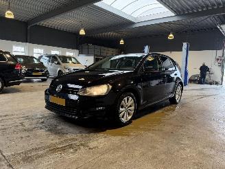 damaged passenger cars Volkswagen Golf 1.2 TSI Highline 2013/1