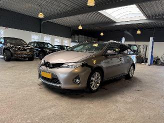 uszkodzony samochody osobowe Toyota Auris Touring Sports 1.8 Hybrid Sports 170.000 NAP! 2014/5