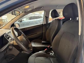 Hyundai I-10 1.0i picture 16