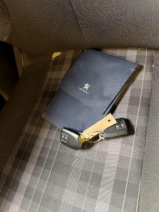 Peugeot 108 1.0 e-VTi Allure NAP! picture 18