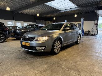 skadebil auto Skoda Octavia 1.2 TSI Greentech Active 2013/5