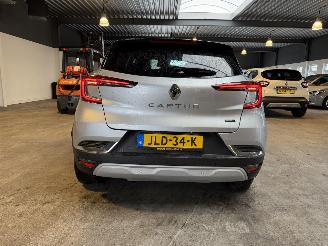 Renault Captur 1.6 E-Tech Plug-in Hybrid 160 Techno picture 4