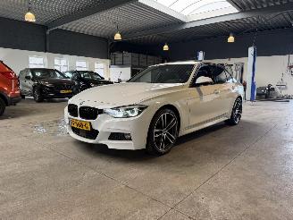 skadebil auto BMW 3-serie 320i M Sport NAP PANO! 2018/10