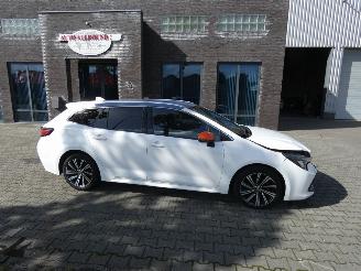 Damaged car Toyota Corolla Touring Sports 1.8 Hybrid Dynamic 2021/5
