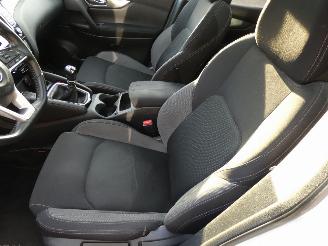 Nissan Qashqai 1.2 N-Connecta picture 12