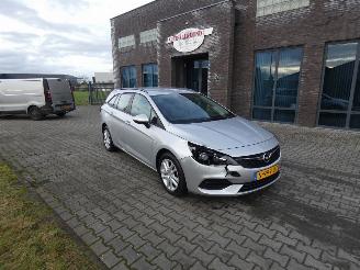 Opel Astra SPORTS TOURER 1.4 Edition Automaat picture 2