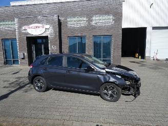 damaged passenger cars Hyundai I-30 1.0 T-GDi MHEV Comfort Smart 2020/10
