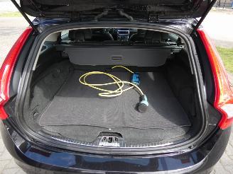 Volvo V-60 PLUG IN HYBRID 2.4 D6 AWD Pl.i Sum. picture 6