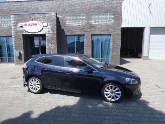Schadeauto Volvo V-40 1.5 T3 Nordic+ 2016/3