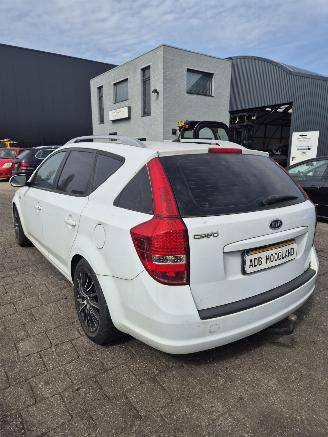 Kia Cee d Sporty Wagon (EDF) Combi 1.4 16V (G4FA) [66kW] 5-BAK picture 3
