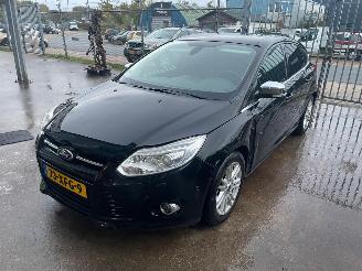 skadebil auto Ford Focus Focus 3 Hatchback 1.0 Ti-VCT EcoBoost 12V 100 (M2DA(Euro 5) 2012/5