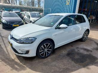 Vaurioauto  passenger cars Volkswagen e-Golf Golf VII (AUA) Hatchback e-Golf 2020/3