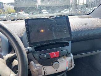 Peugeot 107 107 Hatchback 1.0 12V picture 10