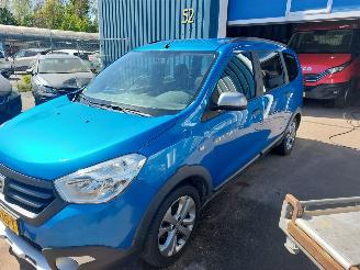 Vaurioauto  passenger cars Dacia Lodgy Lodgy (JS/SD0J) MPV 1.2 TCE 16V 2016/2