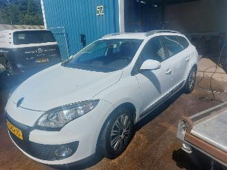 Vaurioauto  passenger cars Renault Mégane Megane III Grandtour (KZ) Combi 5-drs 1.5 dCi 110 2013/11