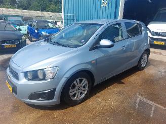 Vaurioauto  passenger cars Chevrolet Aveo Aveo (300) Hatchback 1.3 D 16V 2012/1