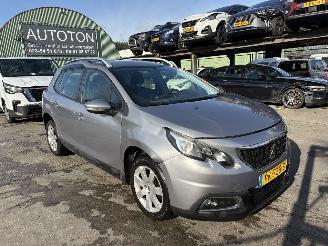 Unfallwagen Peugeot 2008 1.2 81KW Autom. Clima Navi Led Active NAP 2017/7