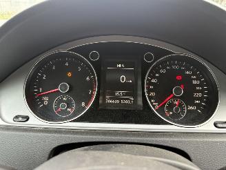 Vaurioauto  passenger cars Volkswagen Passat 1.4 TSI 90KW Bleumotion Sedan Keyless 2011/9