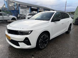 damaged passenger cars Opel Astra 54 kWh 115KW Autom. Clima Navi Electric NAP 2025/5