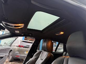 Volvo V-60 2.4 D6 Autom. 162KW Twin Engine Schuifdak Navi Led R-Design NAP picture 8