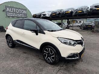 damaged passenger cars Renault Captur 1.5 DCI 66KW Clima Navi Led Camera Dynamique NAP 2014/7