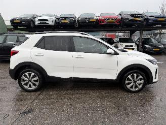 Kia Stonic 1.0 T-GDI 74KW MHEV Clima Navi Led Camera DynamicPlusLine NAP picture 2