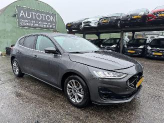 damaged passenger cars Ford Focus 1.0 Ecoboost 92KW Clima Navi Led Hybrid Titanium 5-Drs NAP 2023/3