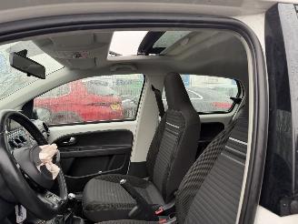 Volkswagen Up! 1.0 55KW Pano Airco Navi Groove Up! 5-Deurs picture 7