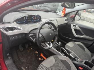 Peugeot 2008 1.2 81KW Clima Navi Pano Led Allure NAP picture 6