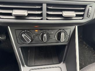 Volkswagen Polo 1.0 TSI 70KW Navi Clima Led Life NAP picture 11