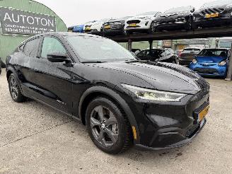 Voiture accidenté Ford Mustang Mach-e 98 kWh Extended 210KW RWD 2021/7