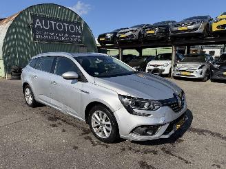 Unfallwagen Renault Mégane 1.5 DCI 81KW Bose Clima Navi Led 2017/12