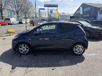 Toyota Aygo 1.0 VVT-I 51KW X-JOY Clima Navi Led Camera picture 3