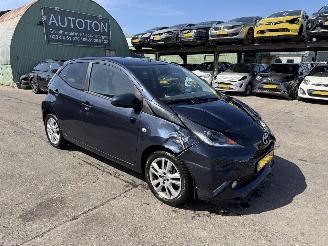 uszkodzony samochody osobowe Toyota Aygo 1.0 VVT-I 51KW X-JOY Clima Navi Led Camera 2018/2