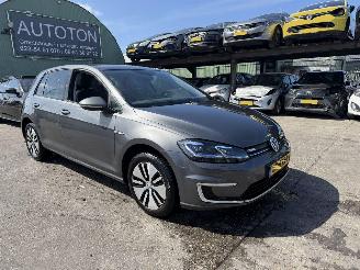 uszkodzony samochody osobowe Volkswagen e-Golf 36 kWh 100KW Autom. Clima Navi Led NAP 2018/6